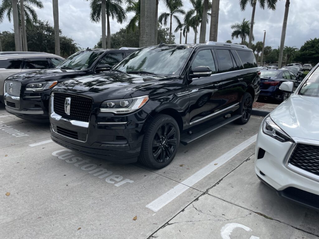 Seven Bridges - Luxury limo and black car service Boynton Beach
