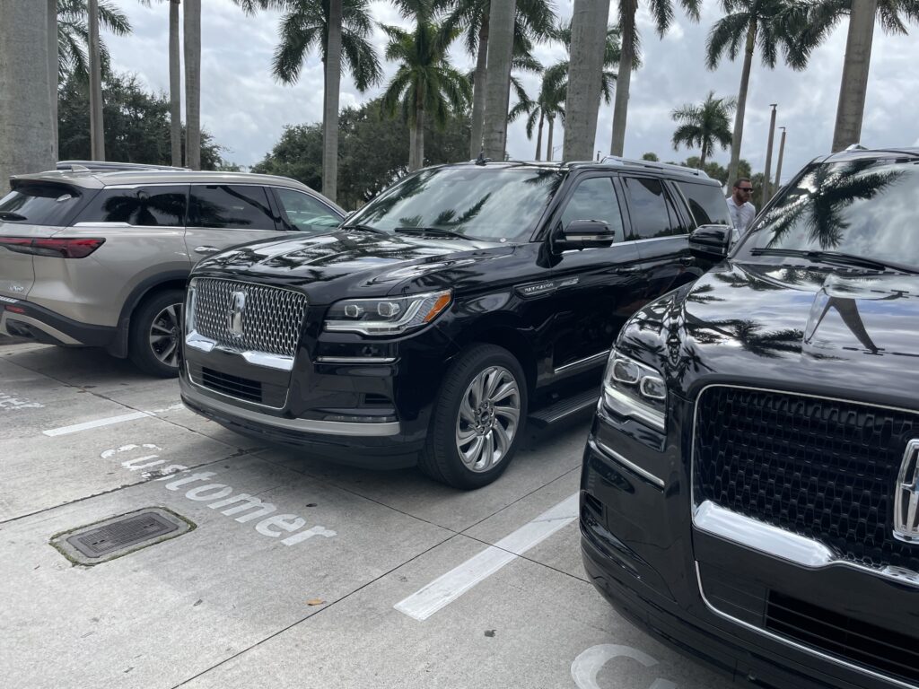 Cruise Transfers From Boynton Beach to PortMiami, Florida | Luxury Limo & Black Car Service limo car service Boynton beach